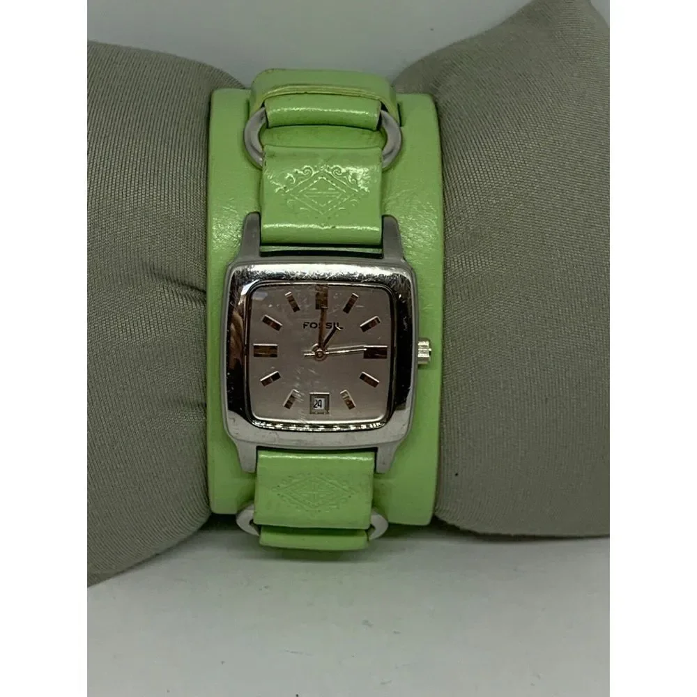 Fossil Womens JR8298 Analog Stainless Steel Watch W/ Genuine Leather Band FR46